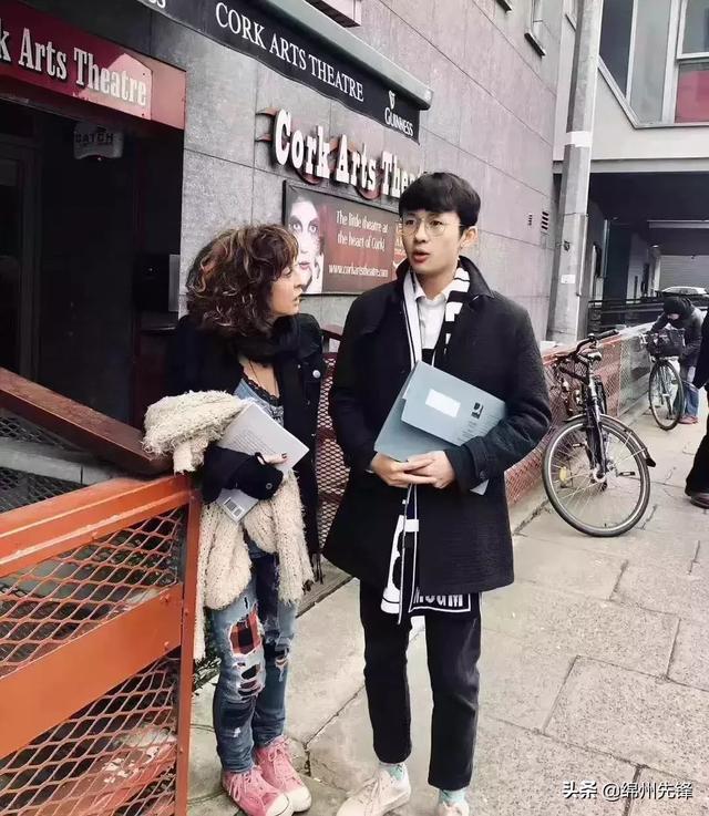 驕傲！24歲成都詩人獲愛爾蘭科克國際詩歌節(jié)最高獎(jiǎng)，他的母校是…