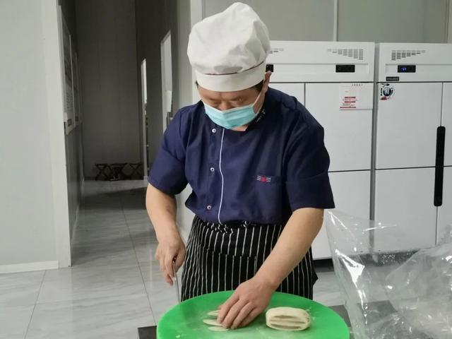 機(jī)關(guān)管理服務(wù)中心原油庫項(xiàng)目部：承壓奮進(jìn) 用心服務(wù)（中原油田機(jī)關(guān)服務(wù)中心）
