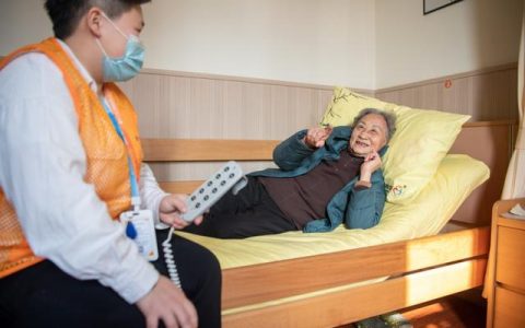 養(yǎng)老床位“搬”進(jìn)家里，武漢將新增家庭養(yǎng)老床位3000張（武漢市最新養(yǎng)老床位數(shù)）